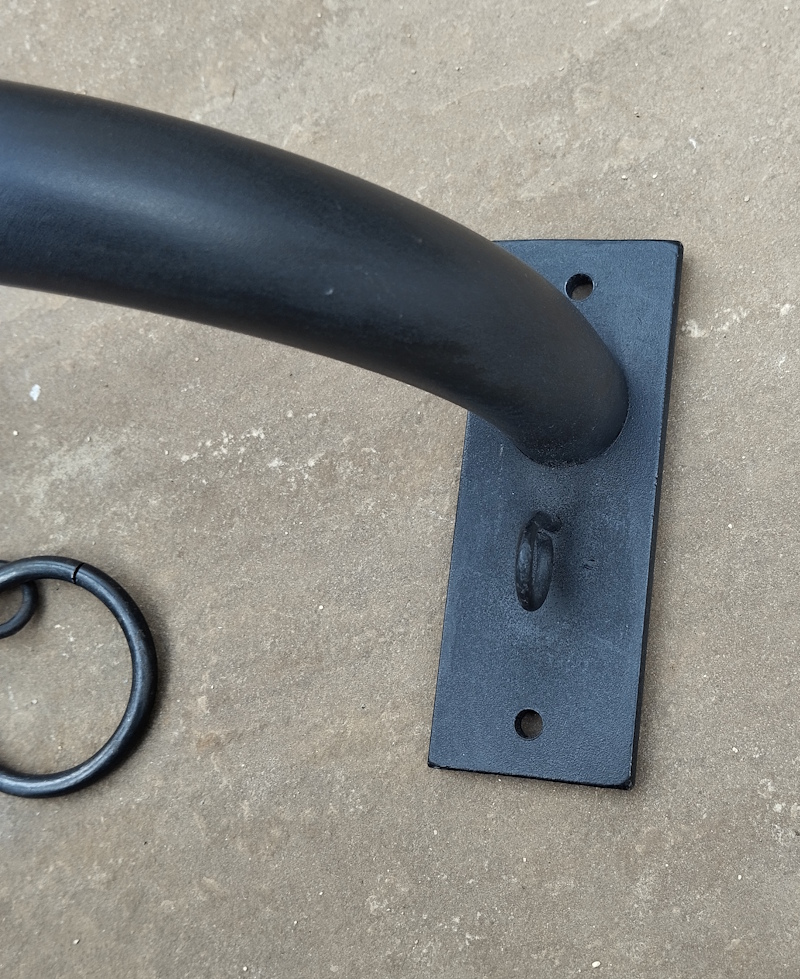 To show a French style Curtain pole with a Plain & Simple minimalist fixing plate. 